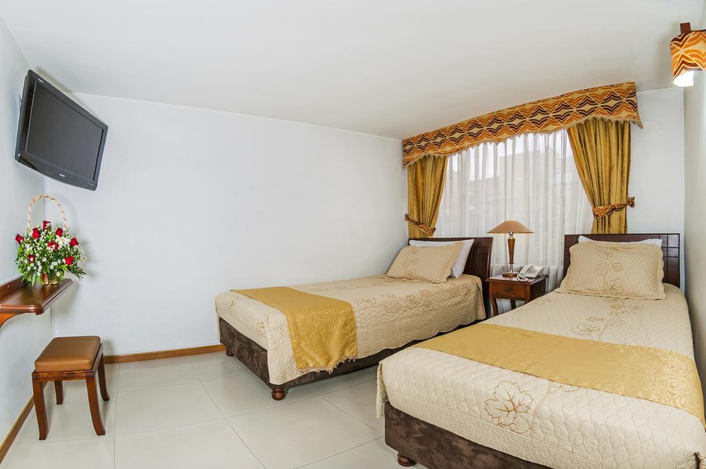 Apartahotel Bogota Gran Marquez, Apartaestudios Y Habitaciones Bagian luar foto