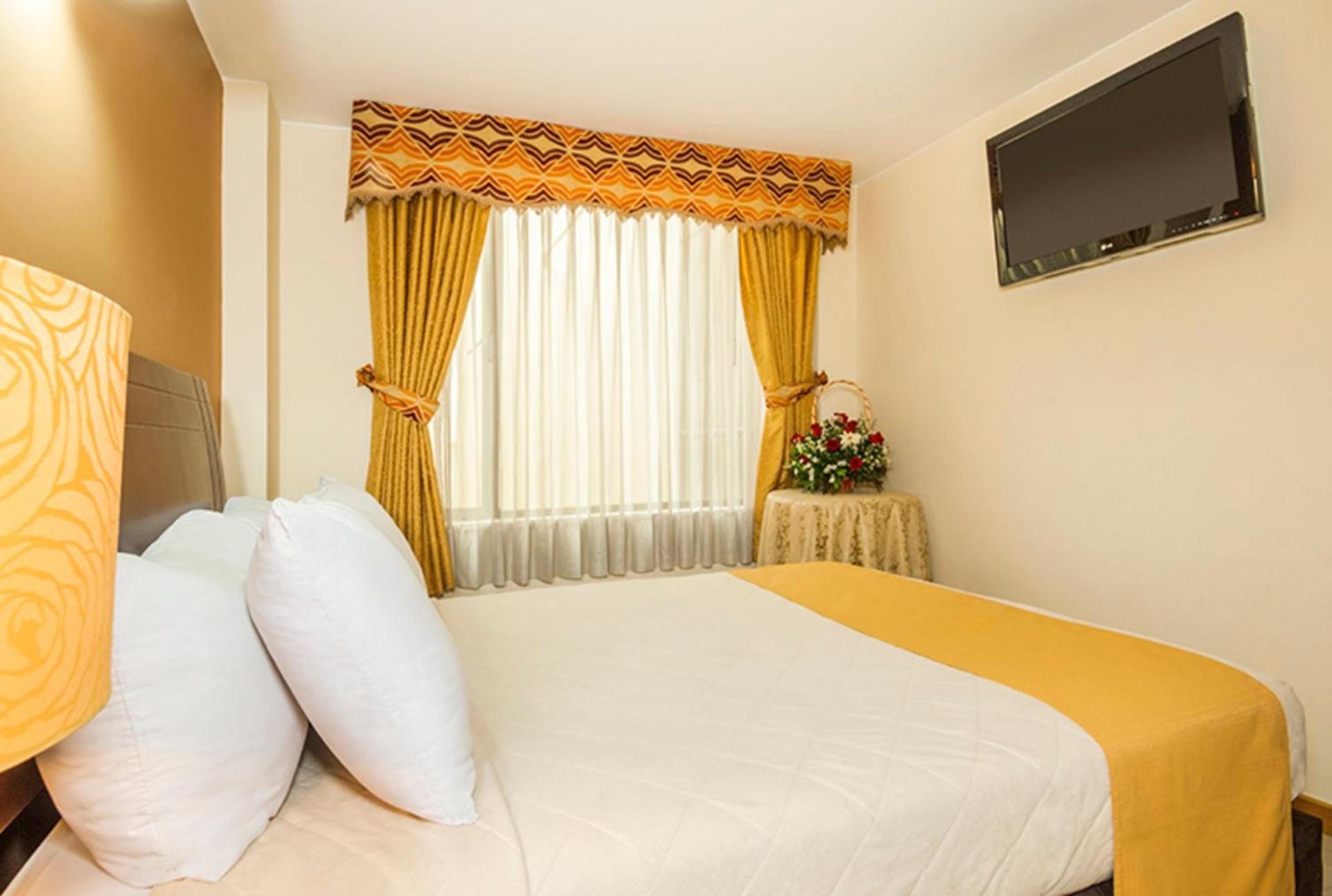 Apartahotel Bogota Gran Marquez, Apartaestudios Y Habitaciones Bagian luar foto